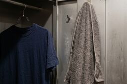 帰宅前に着替える理由は？浮気を疑うときに確認したい変化とポイント