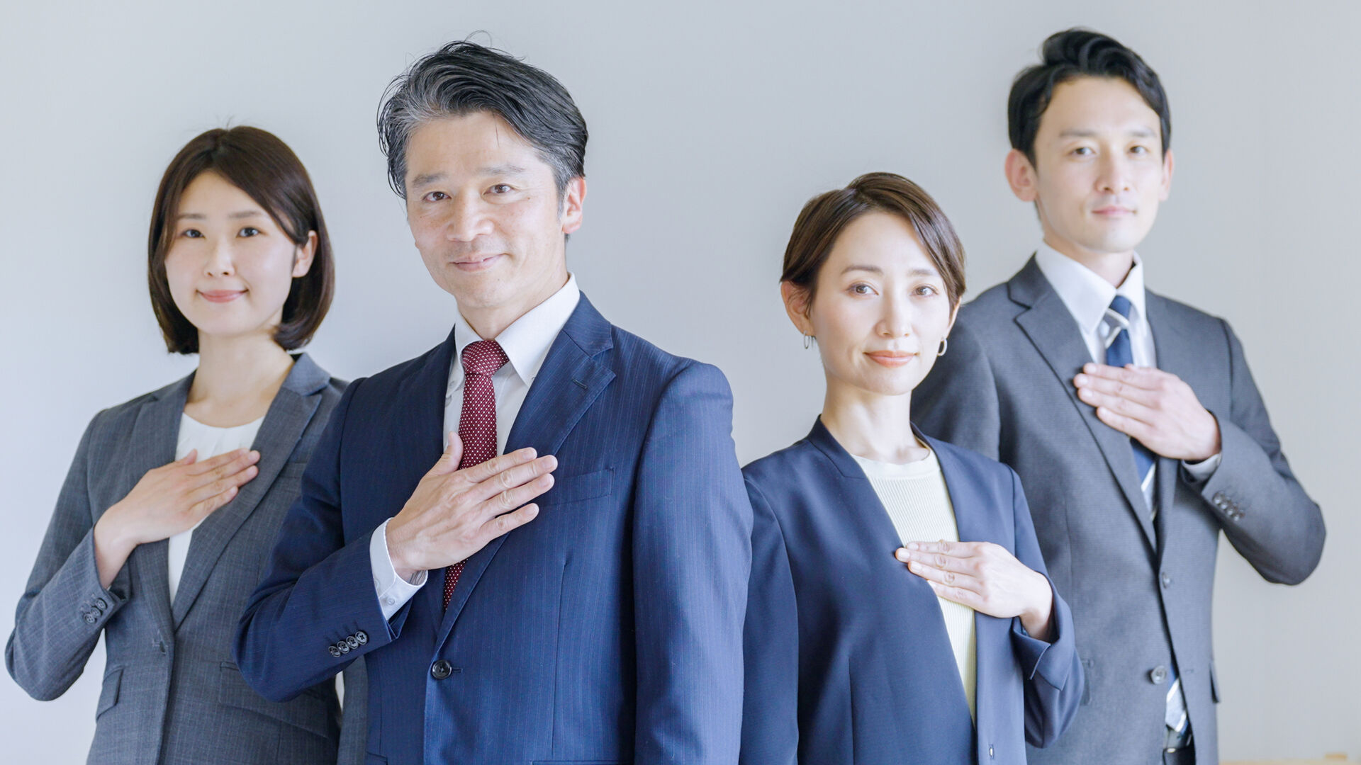 グループ年間解決数3,000件